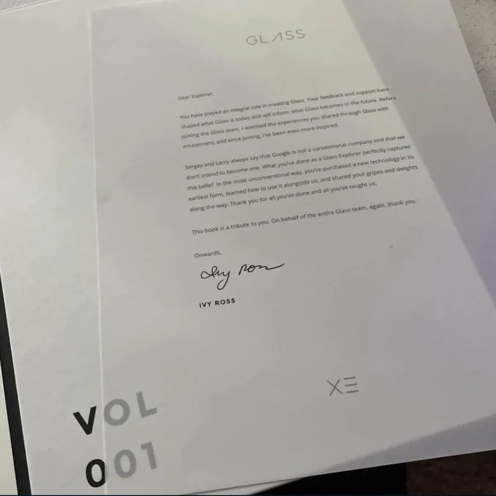 Google‎ Glass Explorer Edition Bundle +Yearbook